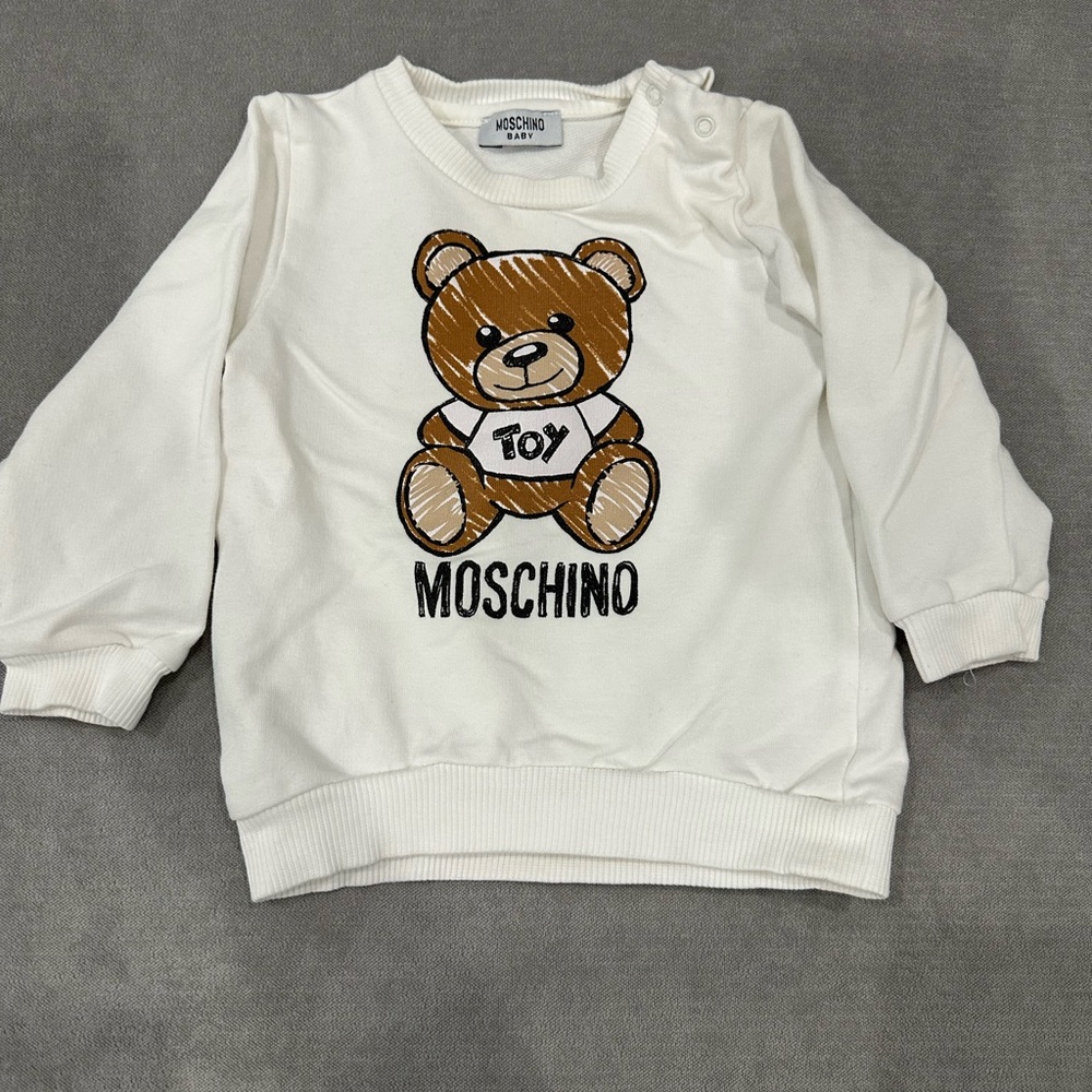 Kid’s Moschino crewneck + pants set